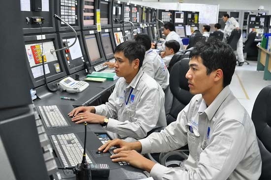 Nhà máy lọc dầu Dung Quất luôn hoạt động ổn định, với sự vận hành của đội ngũ kỹ sư Việt Nam.