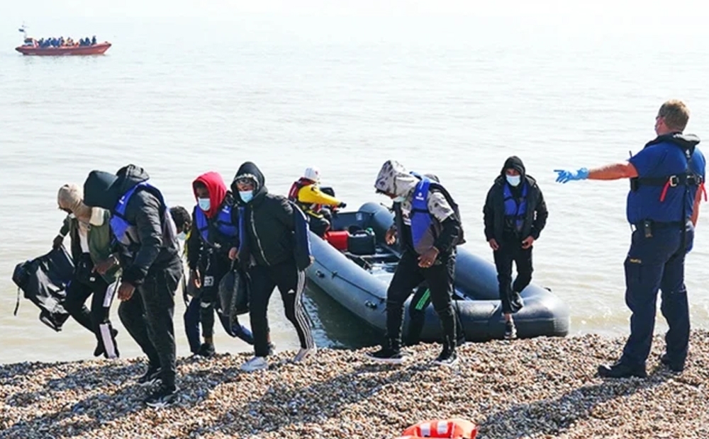 Chính phủ Anh giải “bài toán khó” về người di cư