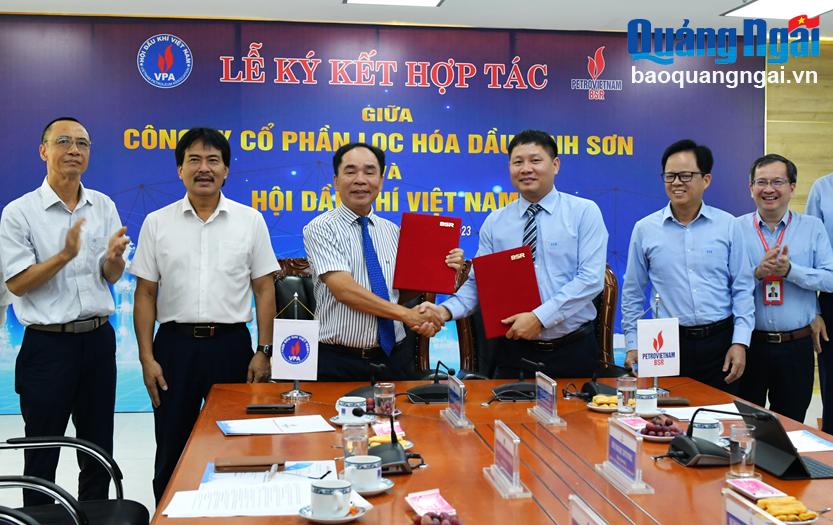 Công ty CP Lọc hóa dầu Bình Sơn và Hội Dầu khí Việt Nam ký kết thỏa thuận hợp tác