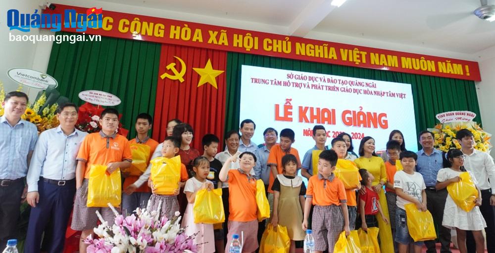 Trung tâm Hỗ trợ và Phát triển giáo dục hòa nhập Tâm Việt khai giảng năm học mới