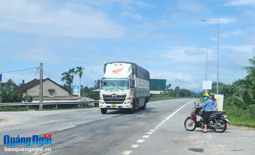 Nỗi lo trên đường dẫn cao tốc Đà Nẵng - Quảng Ngãi 