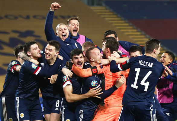 Đánh bại Serbia trên chấm luân lưu, Scotland giành vé dự VCK Euro sau 25 năm