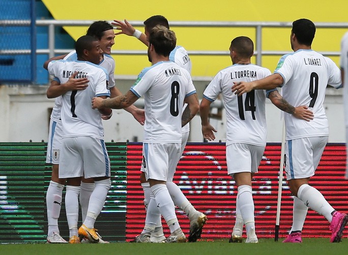 Cavani và Suarez ghi bàn, Uruguay thắng sốc Colombia vòng loại World Cup