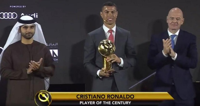 Đánh bại Messi, C.Ronaldo giành giải Cầu thủ xuất sắc nhất thế kỷ