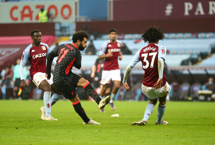 Năm phút ghi 3 bàn, Liverpool đè bẹp chủ nhà Aston Villa ở FA Cup