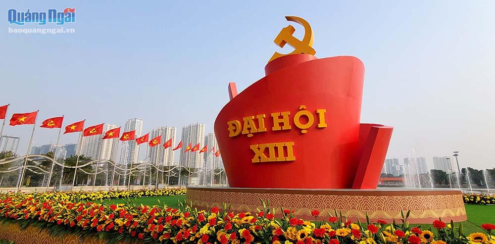 Thành phố Hà Nội rực rỡ cờ hoa chào mừng Đại hội XIII của Đảng