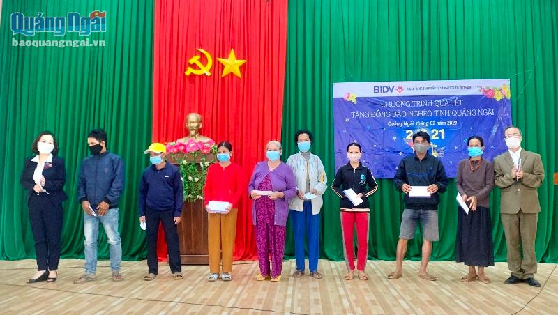 BIDV trao tặng 1.000 suất quà Tết cho người nghèo Quảng Ngãi