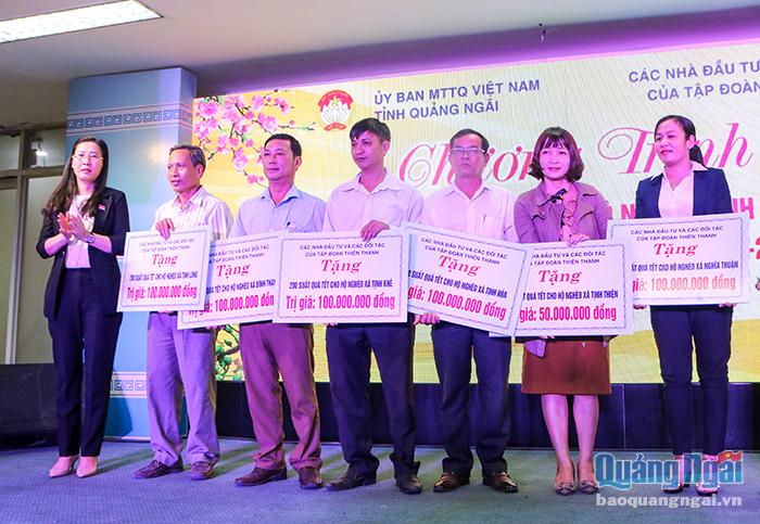 Các nhà đầu tư và đối tác của Tập đoàn Thiên Thanh: Trao 3.100 suất quà để người nghèo vui Tết