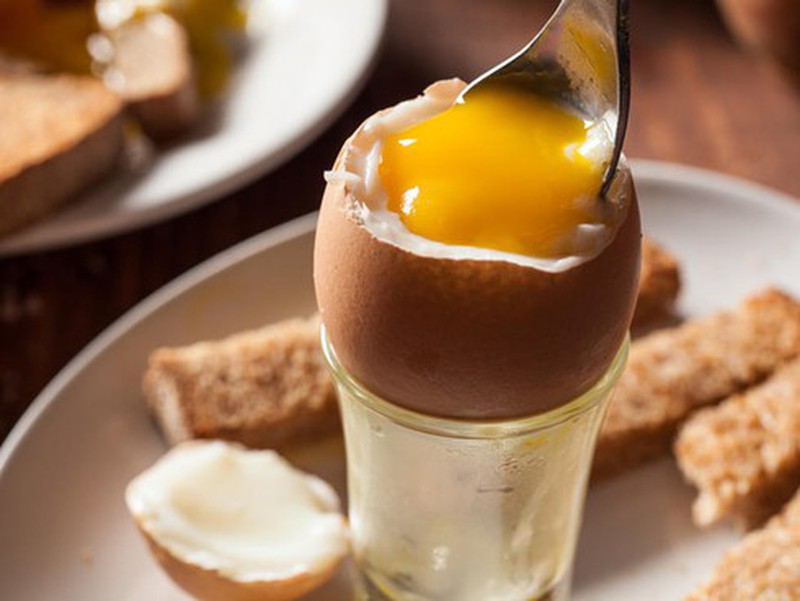 Ăn trứng gà chín, tái hay sống mới tốt cho sức khỏe?