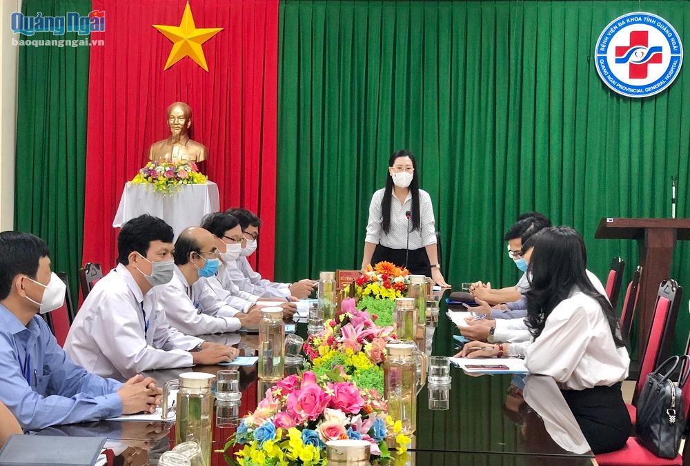 Bí thư Tỉnh ủy Bùi Thị Quỳnh Vân làm việc với Bệnh viện Đa khoa Quảng Ngãi