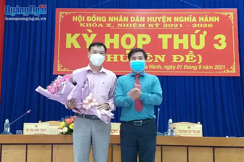 Đồng chí Nguyễn Ngọc Tuấn giữ chức Phó Chủ tịch UBND huyện Nghĩa Hành