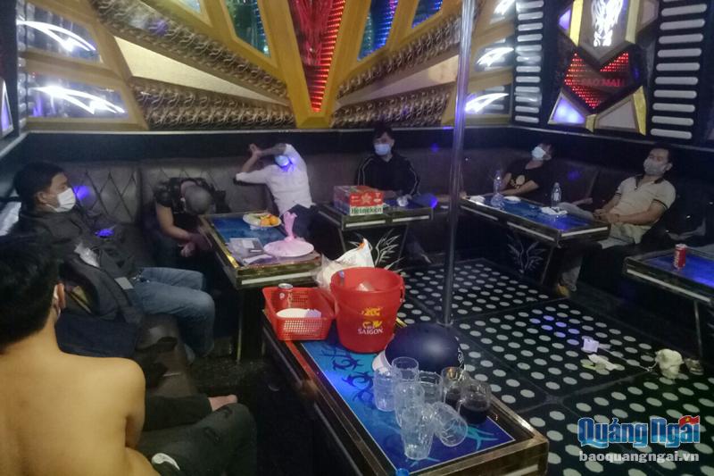 Triệt xóa nhóm sử dụng ma túy trong quán karaoke Sao Mai