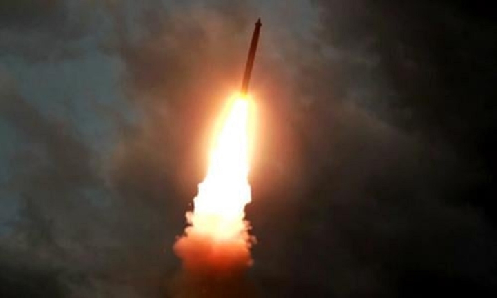 Triều Tiên thử nghiệm vũ khí, nghi là tên lửa đạn đạo