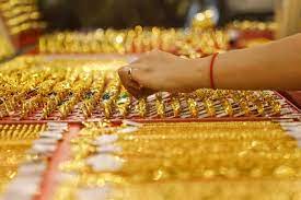 Giá vàng trong nước tăng không ngừng, vượt xa 63 triệu đồng/lượng
