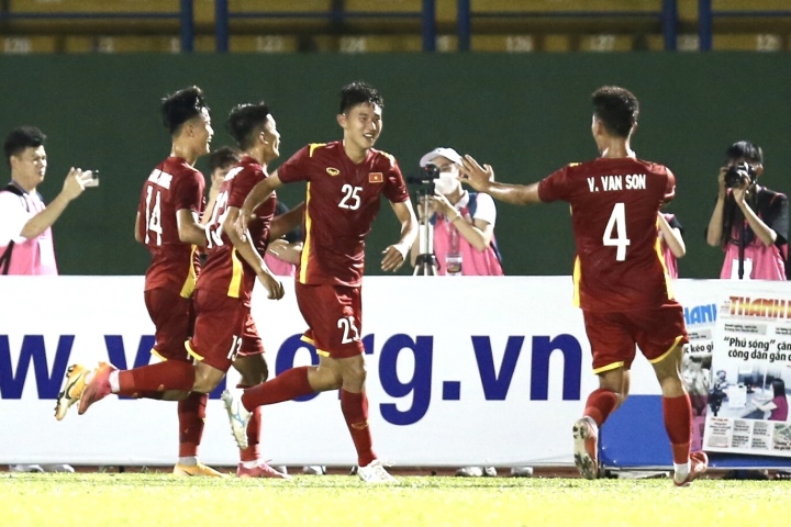 Ngược dòng hạ U19 Malaysia, U19 Việt Nam vào chung kết giải U19 Quốc tế