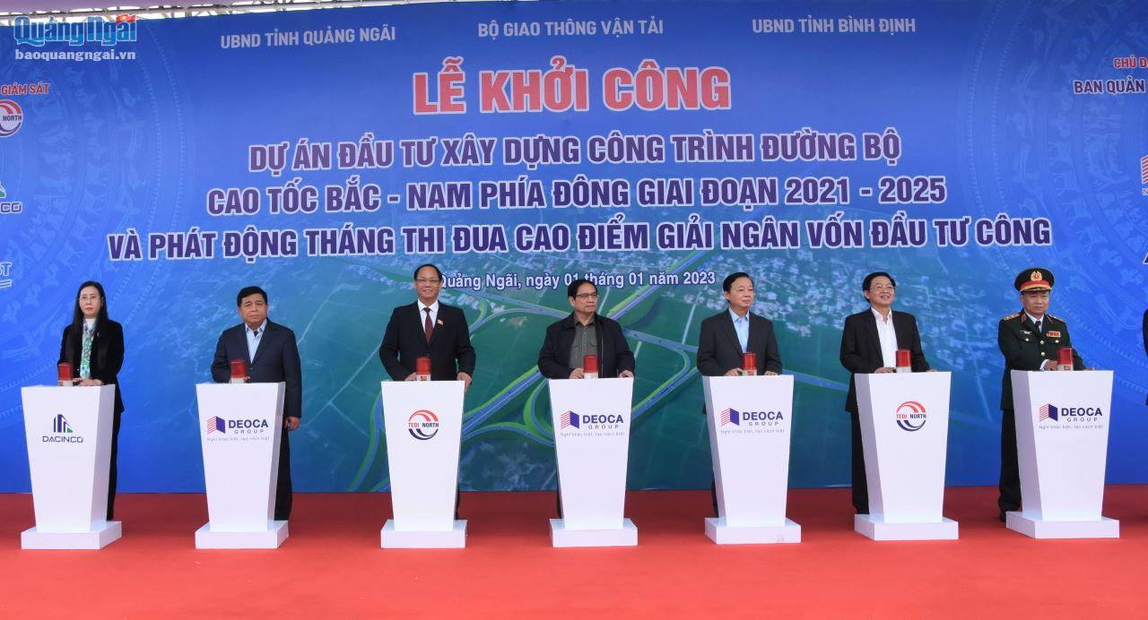 Thủ tướng Chính phủ Phạm Minh Chính phát lệnh khởi công đồng loạt 12 dự án đường bộ cao tốc Bắc – Nam