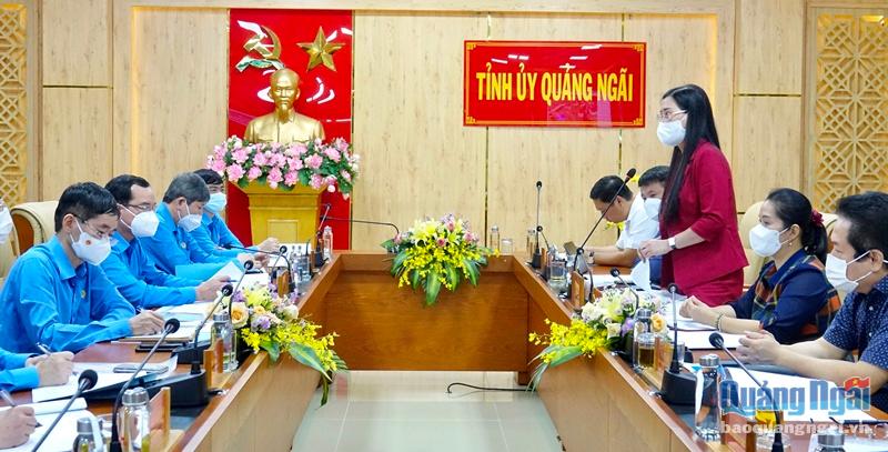 Ủy viên Trung ương Đảng, Bí thư Tỉnh ủy, Chủ tịch HĐND tỉnh Bùi Thị Quỳnh Vân phát biểu tại buổi làm việc