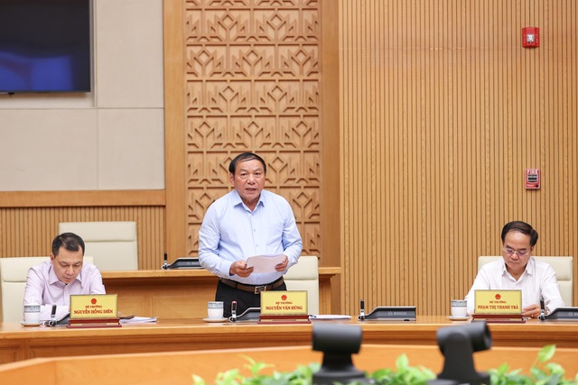 Bộ trưởng Văn hóa, Thể thao và Du lịch (VHTT&DL) Nguyễn Văn Hùng cho biết việc sửa đổi Luật Di sản văn hóa nhằm đáp ứng yêu cầu chuyển đổi số và ứng dụng khoa học công nghệ trong tất cả các ngành, lĩnh vực, trong đó có di sản văn hoá - Ảnh: VGP/Nhật Bắc