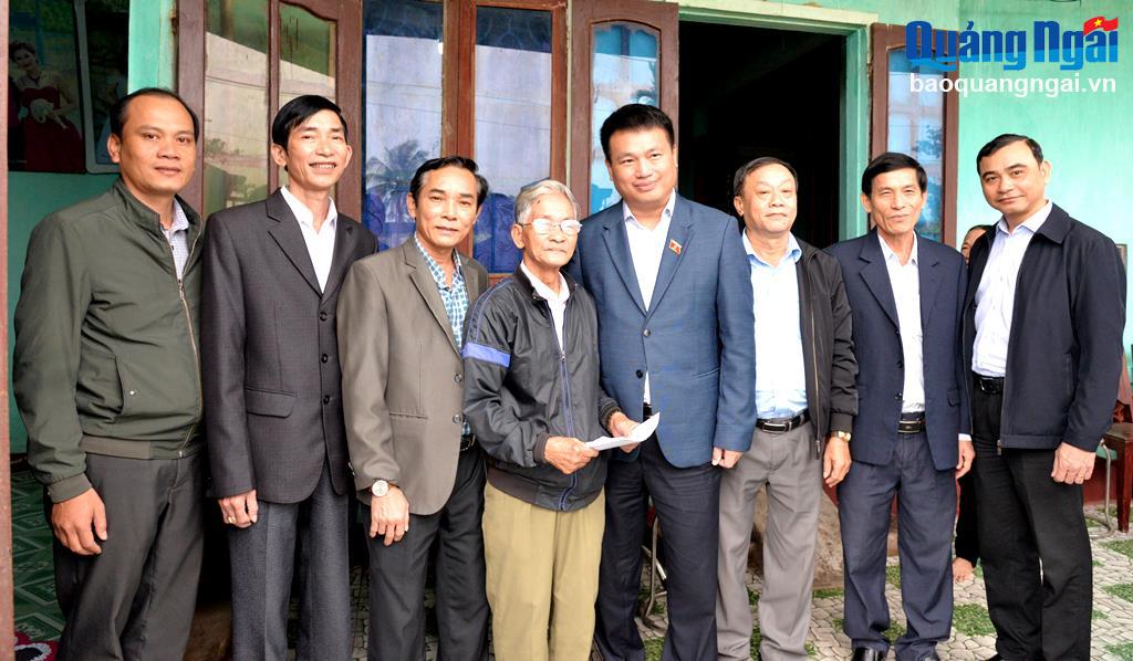 Phó Bí thư Thường trực Tỉnh ủy Đặng Ngọc Huy thăm, chúc Tết tại huyện Tư Nghĩa