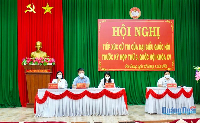 Đoàn ĐBQH tỉnh tiếp xúc cử tri tại huyện Sơn Tây và Trà Bồng