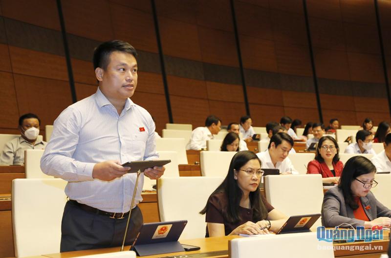 Trưởng đoàn đại biểu Quốc hội tỉnh Đặng Ngọc Huy đề xuất giải pháp hỗ trợ chủ &quot;tàu 67&quot;