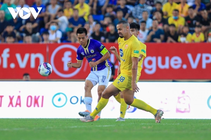 Bị Nam Định cầm hòa, Hà Nội FC lỡ cơ hội chiếm ngôi đầu bảng
