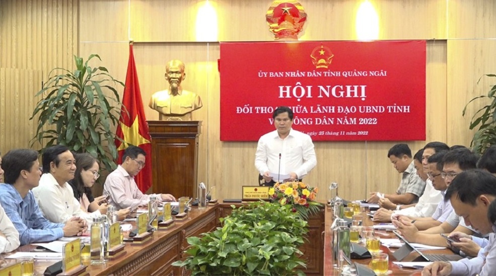 Phó Chủ tịch UBND tỉnh Trần Phước Hiền đối thoại với nông dân